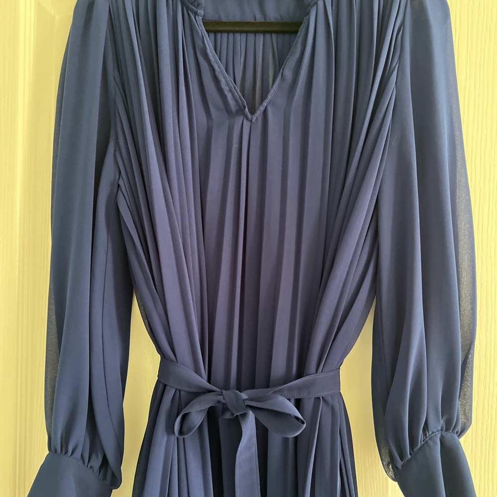 Elegant Navy Blue Dress - Picture 3 of 4